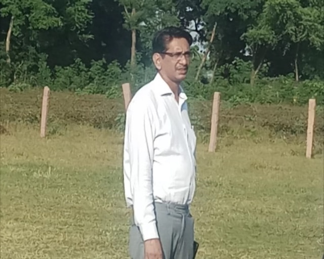 Uttar Pradesh: SDM commits suicide by shooting himself with home guard's gun Uttar Pradesh: SDM commits suicide by shooting himself with guard's gun