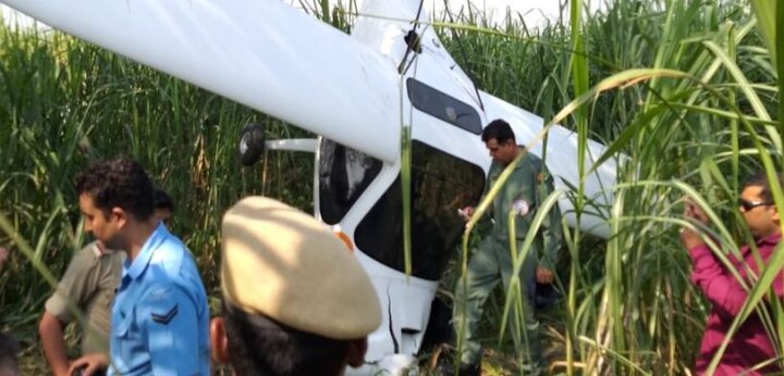 IAF microlight crashes in UP, pilots safe Uttar Pradesh: IAF microlight crashes in Baghpat, pilots safe