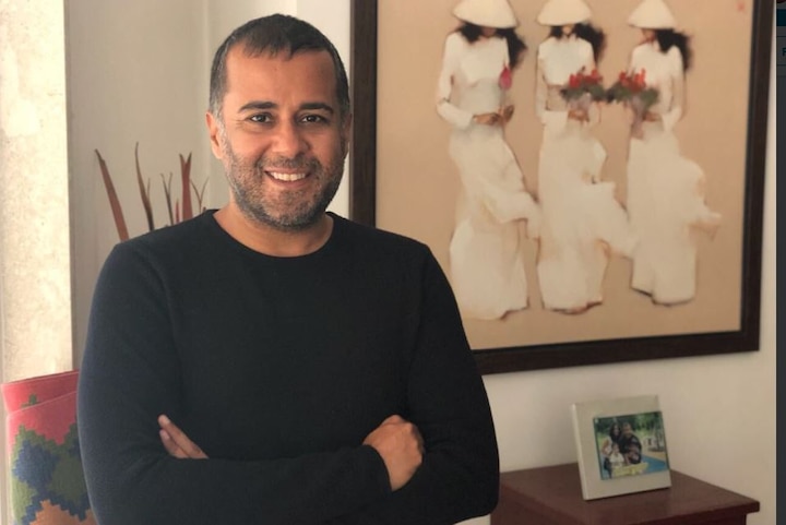 Chetan Bhagat apologises after screenshot of his flirting with female journalist goes viral Chetan Bhagat apologises after screenshot of him flirting with female journalist goes viral