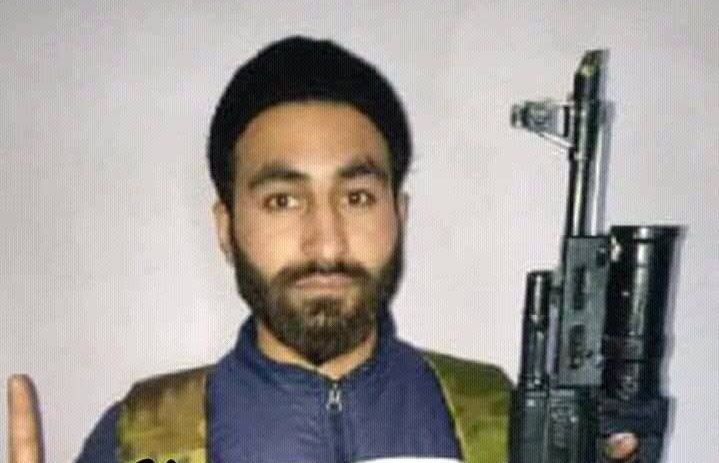 Manaan Wani From Sainik School to Hizbul Mujahideen: The journey of Aligarh Muslim University PhD scholar From Sainik School to Hizbul Mujahideen: The journey of PhD scholar Manaan Wani