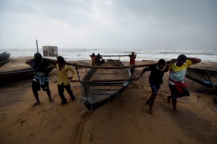 The coastal alert has been put at 10 -- the highest with fishermen prohibited from venturing into the sea for the next few days. AFP Photo