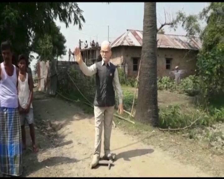 Not only this, Modi devotees have also named a square as ‘Modi square’. (ABP News Grab)
