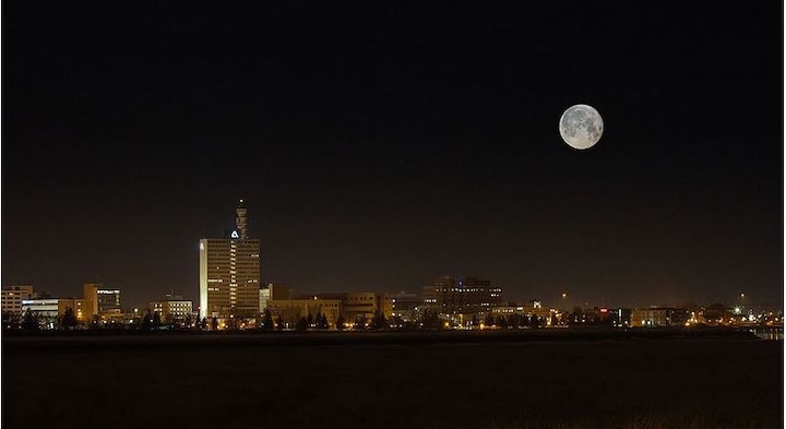 China to have its own MOON! Will launch artificial moon to light up streets by 2020: reports China to have its own MOON! Will launch artificial moon to light up streets by 2020: reports