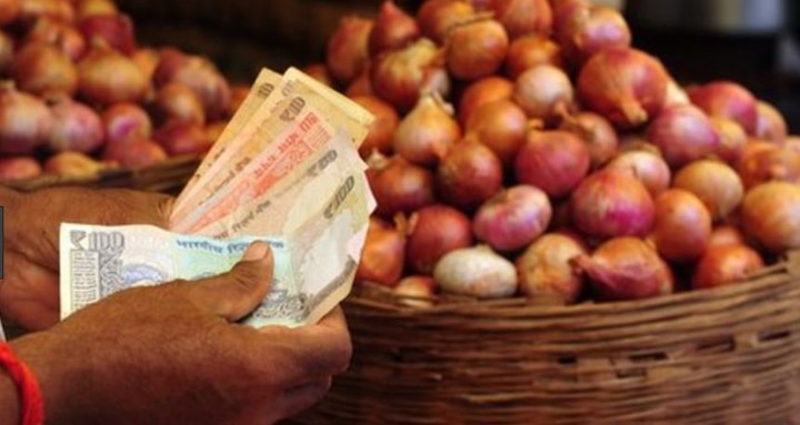 Consumers shed tears due to rise in onion prices; Govt claims rates will come down soon Consumers shed tears due to rise in onion prices; Govt claims rates will come down soon