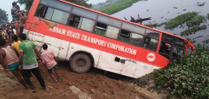 7 dead, 20 injured as speeding bus plunges into pond in Assam's Nalbari district  7 dead, 20 injured as speeding bus plunges into pond in Assam's Nalbari district