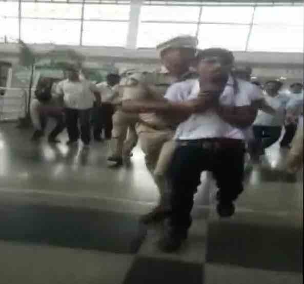 YSRCP chief Jagan Mohan Reddy stabbed at Vizag Airport, attacker held