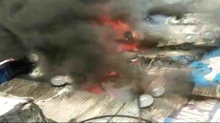 Mumbai: Massive fire breaks out at slum in Bandra Mumbai: Massive fire breaks out at slum in Bandra, 9 fire tenders at spot