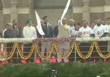 Rajnath flags off \'Run for Unity\' in Delhi