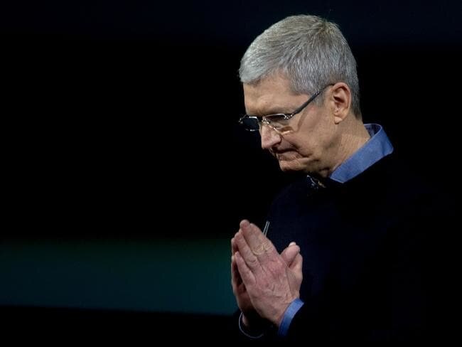 Apple CEO Tim Cook is big believer in India; Says weak currency just speed bumps Apple CEO Tim Cook is big believer in India; Says weak currency just speed bumps