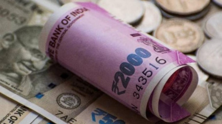 Rupee logs biggest single-day gain in 5 yrs, leaps 100 paise on crude respite Rupee logs biggest single-day gain in 5 yrs, leaps 100 paise on crude respite