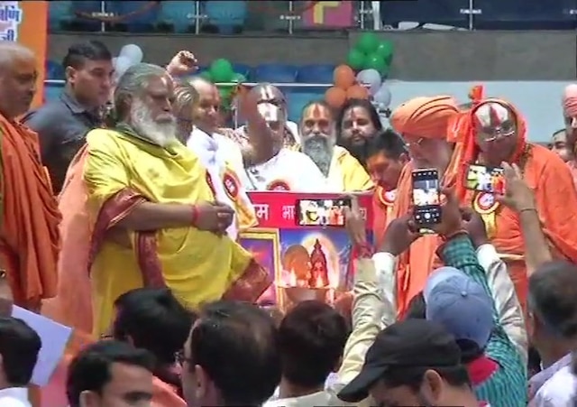 Ram Temple: 3000 saints conclude 'Dharmadesh'; UP Dy CM Maurya says nobody can stop temple from being built Ram Temple issue: Saints claim work to begin next month; UP Deputy CM Maurya says nobody can stop temple from being built