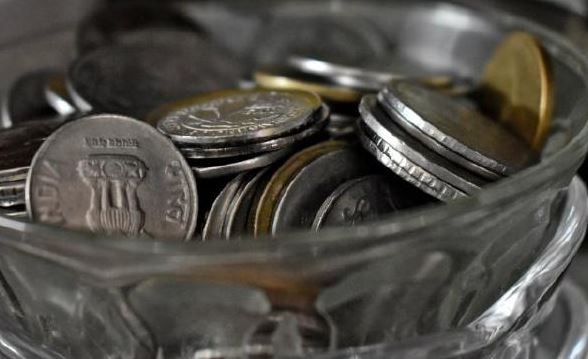 MP elections: Candidate brings Rs 10,000 in coins to file nomination Madhya Pradesh elections: Candidate brings Rs 10,000 in coins to file nomination