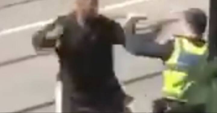 Australian police is treating Melbourne stabbing as terror attack as the police found gas bottles in suspect's vehicle. / Twitter IMAGE