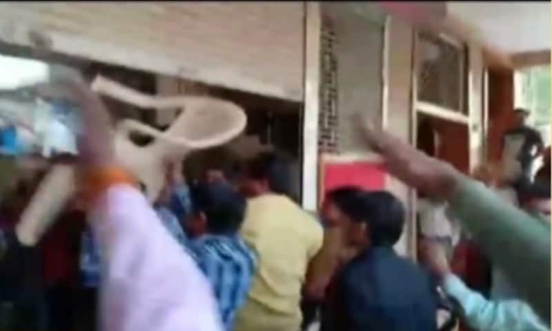 Madhya Pradesh election: Ruckus across BJP, Congress on last day for filing nomination Madhya Pradesh election: Ruckus across BJP, Congress on last day for filing nomination
