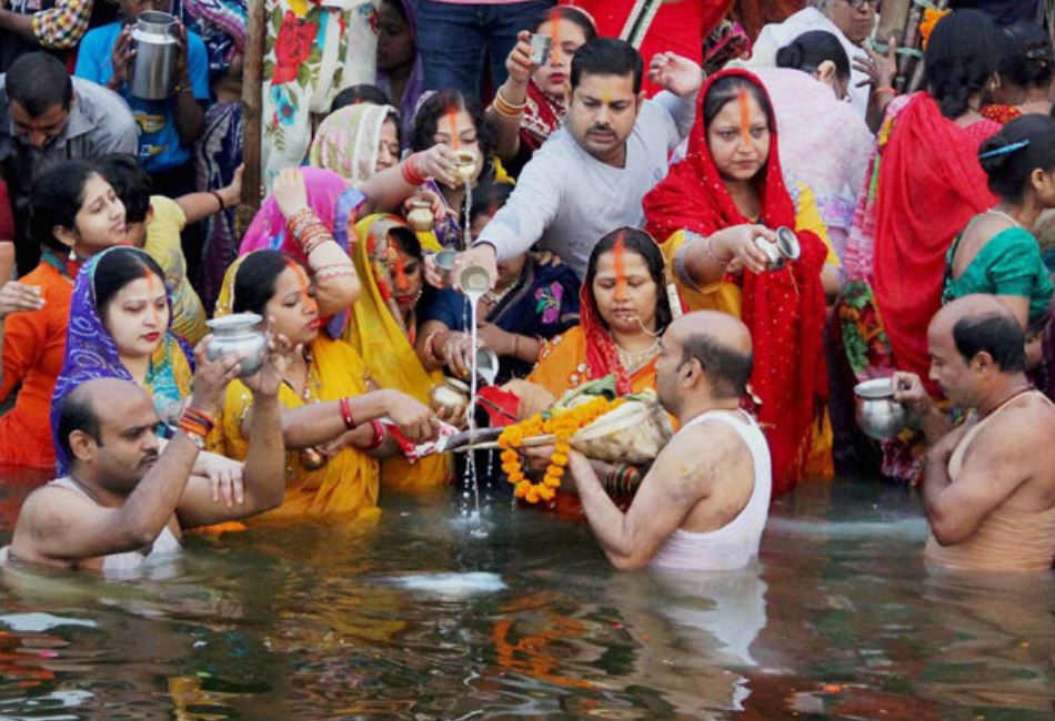 Chhath Puja 2018: Wishes, WhatsApp messages, SMS, greetings to send this Surya Shashthi; Know significance, importance of Chhathi