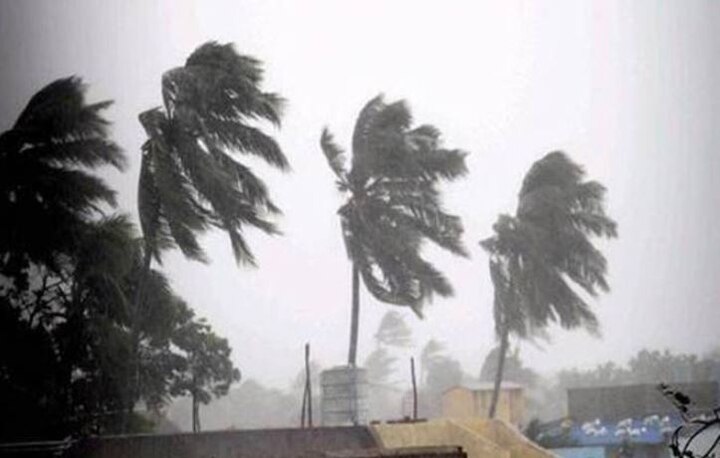 Cyclone Gaja advances: Tamil Nadu, Puducherry on alert; rescue personnel on standby Cyclone Gaja: Tamil Nadu, Puducherry on alert; 30,500 rescue personnel on standby