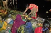 Chhath Puja 2018 pictures: Four-day festival concludes as devotees pay obeisance to rising sun