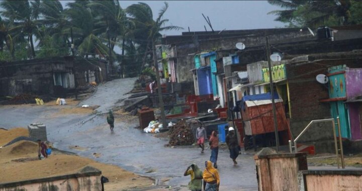 Cyclone Gaja: Storm moves closer to coast, landfall tomorrow; Tamil Nadu on high alert Cyclone Gaja: Storm moves closer to coast, landfall tomorrow; Tamil Nadu on high alert