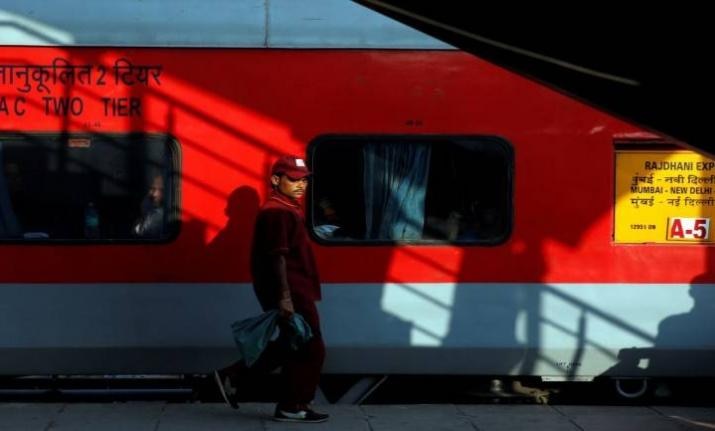 Shocking! Passengers steal lakhs of bedsheets, towels, blankets from Indian Railways Shocking! Passengers steal lakhs of bedsheets, towels, blankets from Indian Railways