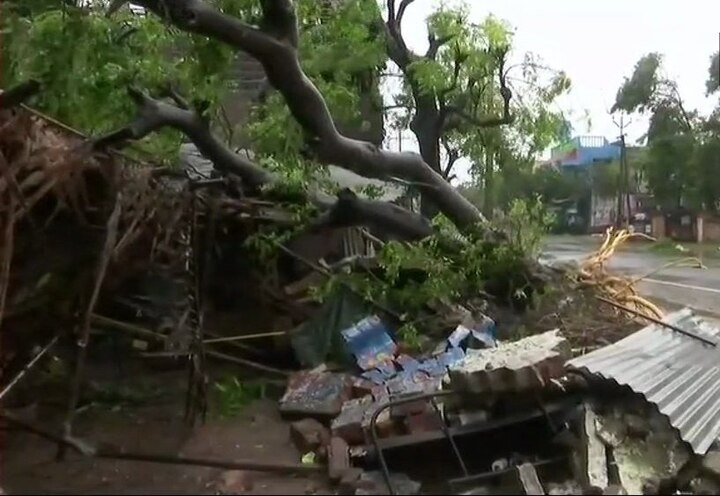 Severe cyclonic storm 'Gaja' makes landfall in TN Severe cyclonic storm 'Gaja' hits Tamil Nadu, 12 dead