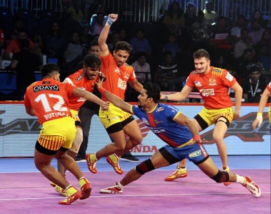 Pro Kabaddi League 2018: Gujarat Fortunegiants defeats UP Yoddha 37-32 in a 'heart-racing' thriller Pro Kabaddi League 2018: Gujarat Fortunegiants defeats UP Yoddha 37-32 in a 'heart-racing' thriller