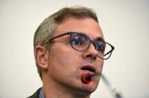 \'Why didn\'t he find BJP-PDP alliance \'unholy\'?: Omar tears into Guv. Malik