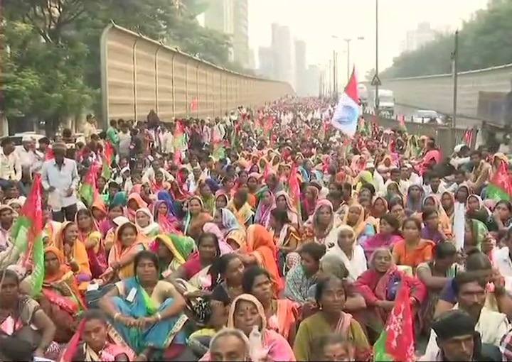 Maharashtra farmers' protest: Thousands reach Mumbai to press demands of loan waiver, land rights, others Maharashtra farmers' protest: Over 20,000 protesters reach Mumbai to press demands of loan waiver, land rights, others