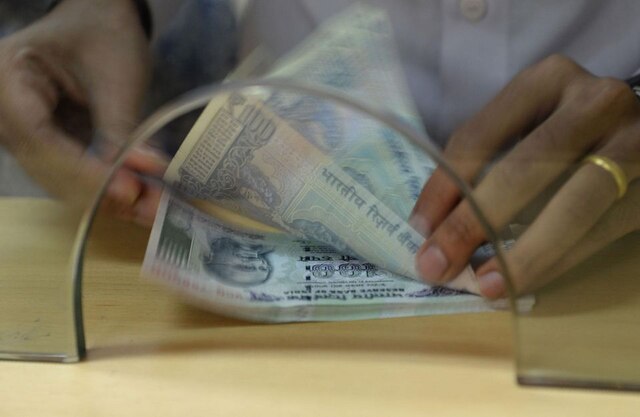 Crashing crude oil helps rupee gain 220 paise in 7 days; 3 major triggers Crashing crude oil helps rupee to gain 220 paise against US dollar in 7 days; 3 major triggers