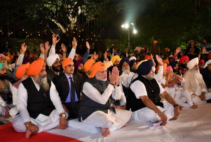At the event PM PM Modi extended his greetings to Sikh community./ @narendramodi 