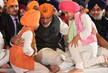 PICTURES: PM Narendra Modi Attends Kirtan on Guru Nanak Jayanti