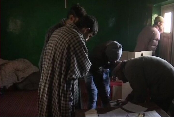 Third phase of panchayat polls underway in J-K Third phase of panchayat polls underway in J-K