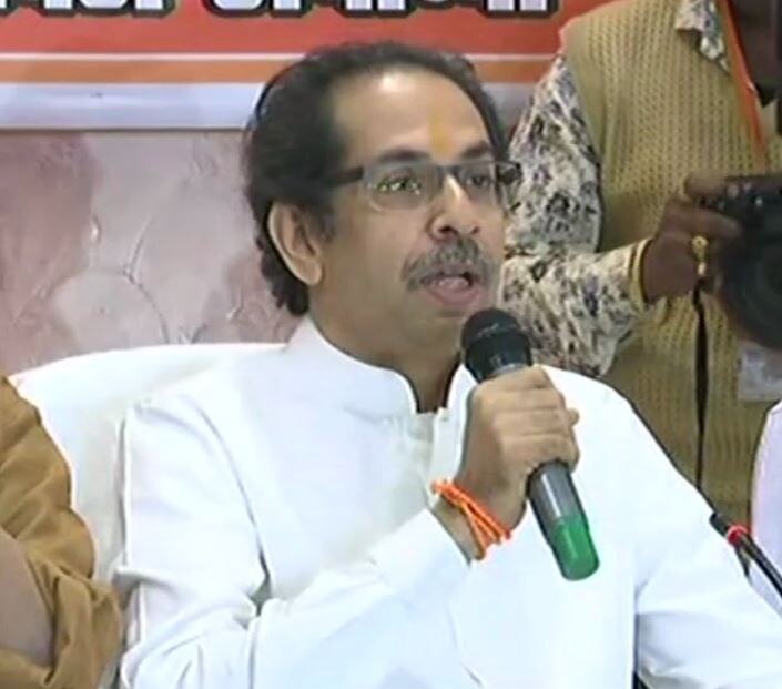 Uddhav attacks BJP over Rafale, Ram Temple; says 'no hike for soldiers but scam in arms deal' Sena attacks BJP over Rafale, says 'govt gives no hike to soldiers but does scam in arms deal'