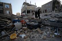 PICTURES: Massive earthquake jolts Iran, over 600 reported injured