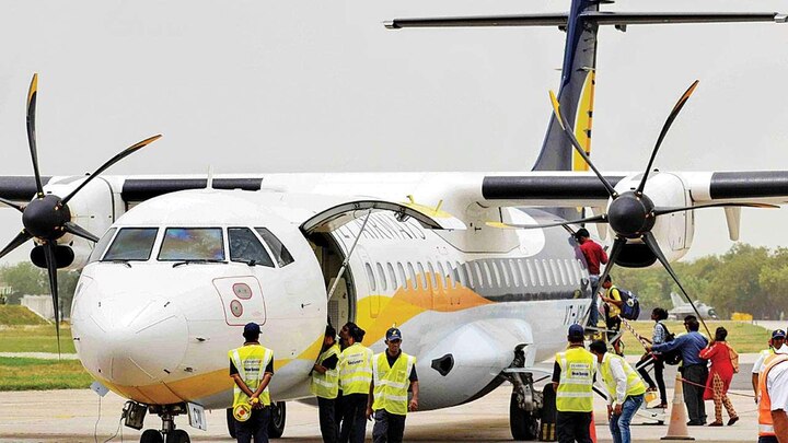 Jet Airways layoffs: Airline sacks 16 more employees to reduce cost Jet Airways layoffs: Airline sacks 16 more employees to reduce cost