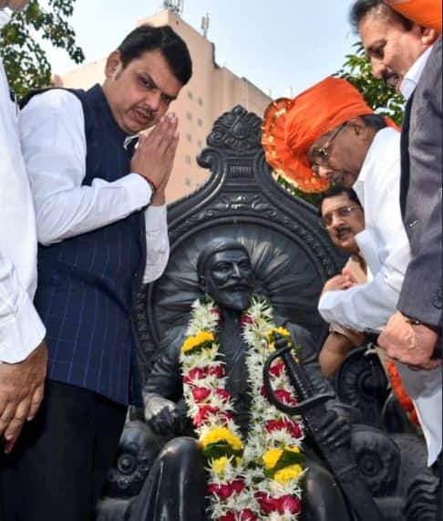 Chief Minister Devendra Fadnavis, who tabledthe bill, thanked Opposition members for helping in passage of the bill unanimously./ Twitter