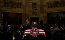 PHOTOS: Tributes Pour In George HW Bush\'s State Funeral At Capitol Rotunda