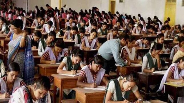 Karnataka: Girl college students to get free education in state Karnataka: Girl students to get free education in colleges