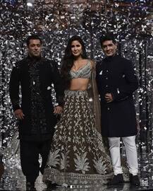 IN PICS: Sridevi daughters Janhvi & Khushi steal the limelight on the RED CARPET of Manish Malhotra's show!