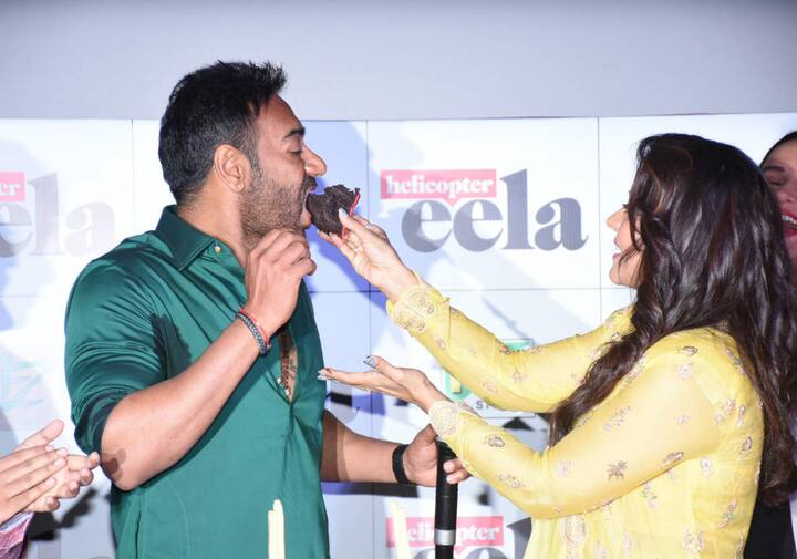 Kajol feeding her birthday cake to hubby Ajay Devgn. (Photo: Photo: Manav Manglani)