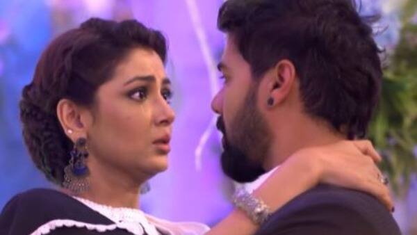 Fans have been eagerly waiting to see the reunion of Abhi and Pragya in Kumkum Bhagya. The Zee TV show starring starred Sriti Jha and Shabbir Ahluwalia has secured the fourth position in week 31. 