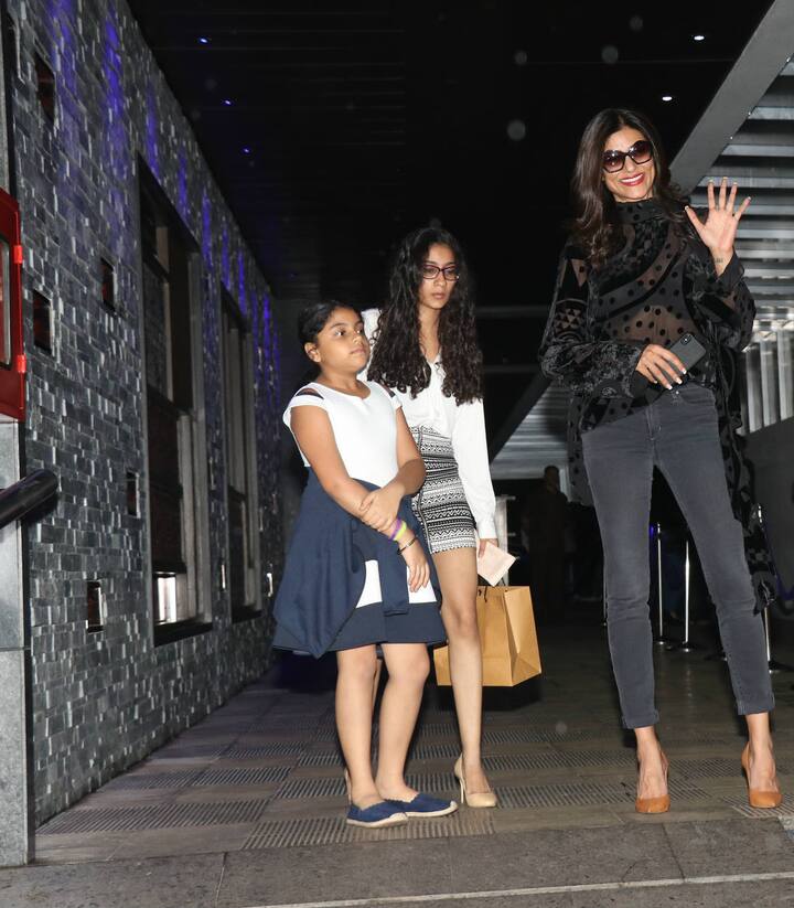 Both the girls were seen in skirt and top