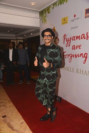 Ranveer Singh, who is known for his atrangi fashion avatar, looked super happy at the event.