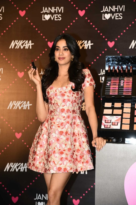 In Pics Janhvi Kapoor Looks Pretty In Pink As She Turns The Brand