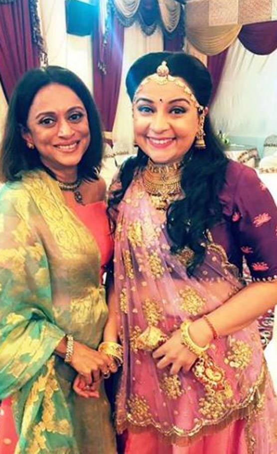 Suchita-s co-star from 'Mere Angne Mein' Krutika Desai posing with the soon-to-be bride at one of the pre-wedding functions. (Photo: Instagram)