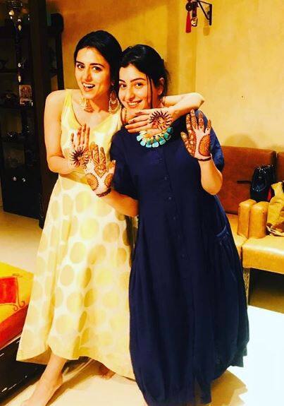 Ridhi with Suchita's 'Baa, Bahu aur Baby' co-actress Benaf Dadachandji. (Photo: Instagram)