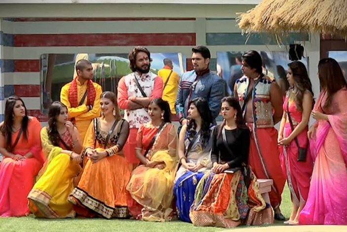 The day began with a disruptive task conducted by BIgg Boss where the contestants had to give a name tag to each other like Double Dholki, Buddhu, Shatir etc. A major fight took place between them as they were not agreeing with each others opinion.