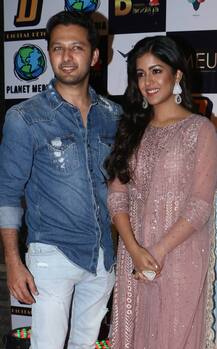 PICS: Amid #MeToo, Tanushree Dutta snapped all smiles with Ishita Dutta & Vatsal Sheth at a dandiya event!