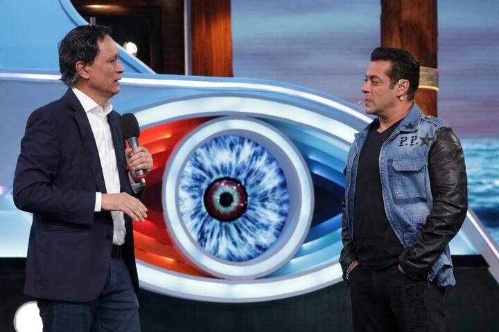 Accompanying Salman Khan in 'Weekend Ka Vaar' episode, Dibang (Senior Anchor, ABP News) will be seen grilling the family members who will try to defend their partner's game play and strategies inside 'Bigg Boss' house.