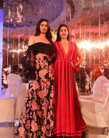 Bollywood sisters- Janhvi-Khushi Kapoor and Ananya- Alanna Panday glam up Manish Malhotra's fashion show! INSIDE PICS