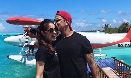 After the wedding & reception ceremonies, newlyweds Prince & Yuvika went to Maldives for their honeymoon. Last night, the couple returned to Mumbai from their honeymoon & got snapped at the Airport.(Photo: Instagram)